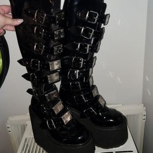 Damned 318 demonia platform boots